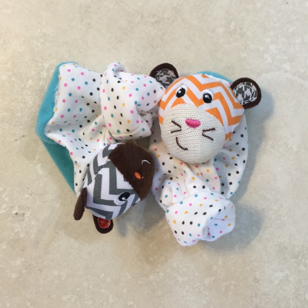Newborn rattle socks